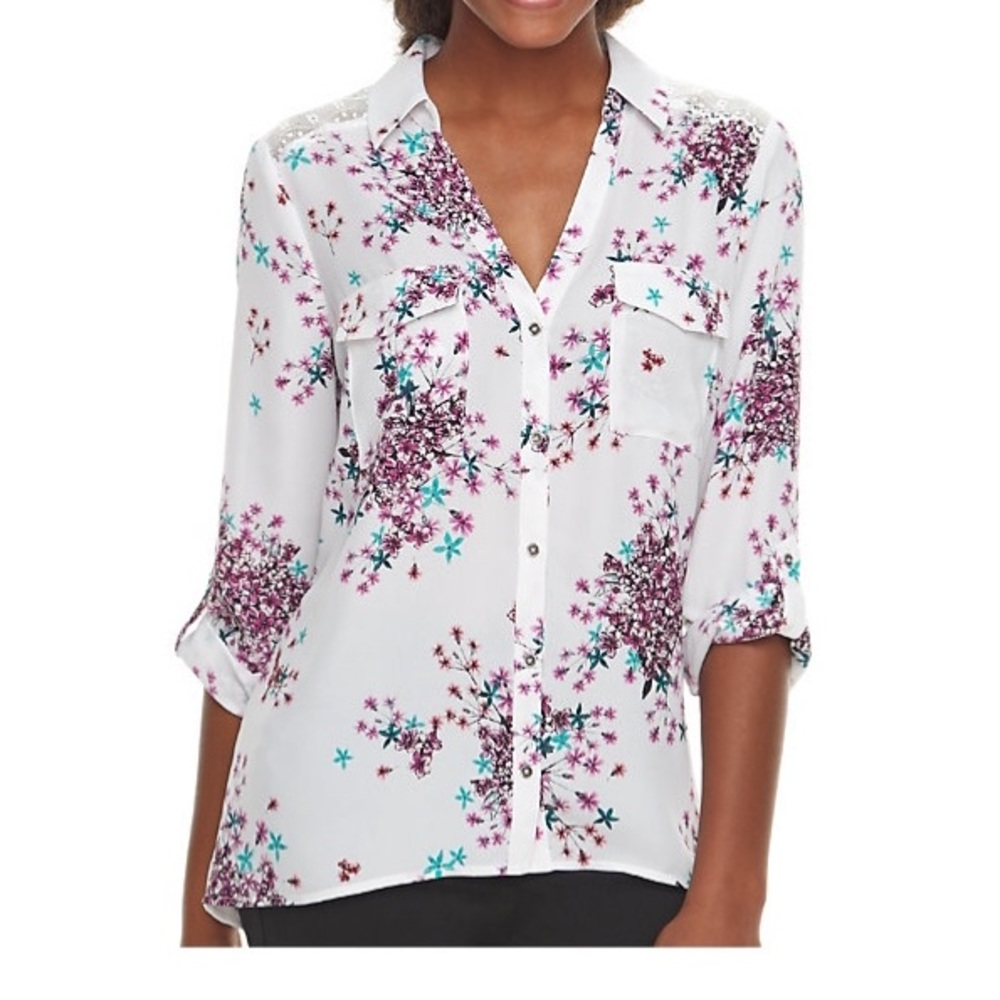 Candie’s rolltab blouse